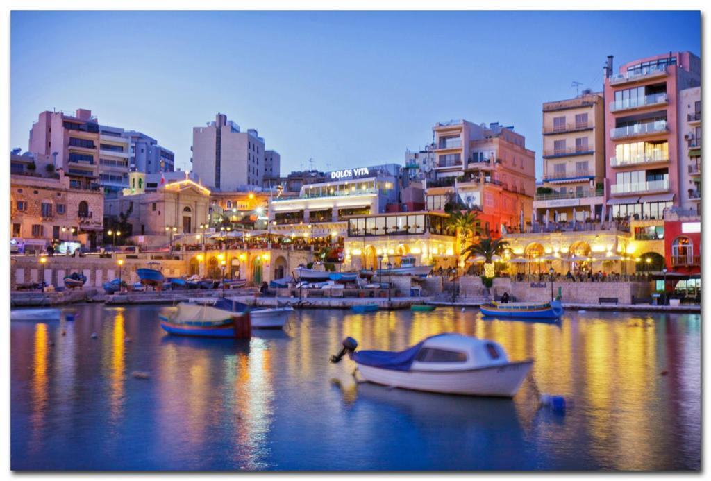 Stylish 2Br Apartment In Central St Julians Saint Julian's Eksteriør billede