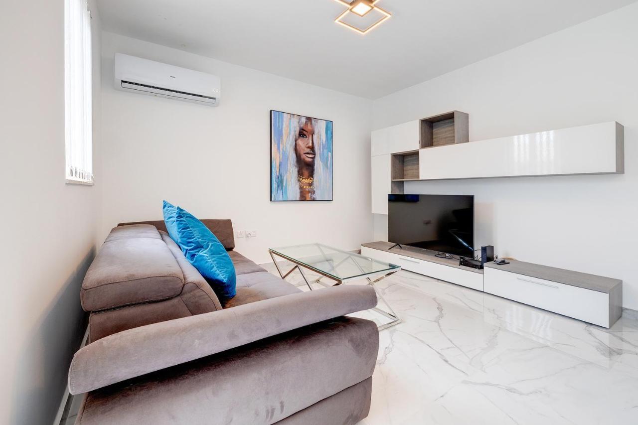 Stylish 2Br Apartment In Central St Julians Saint Julian's Eksteriør billede
