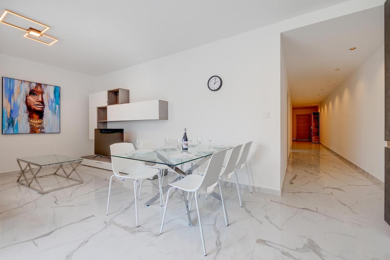 Stylish 2Br Apartment In Central St Julians Saint Julian's Eksteriør billede