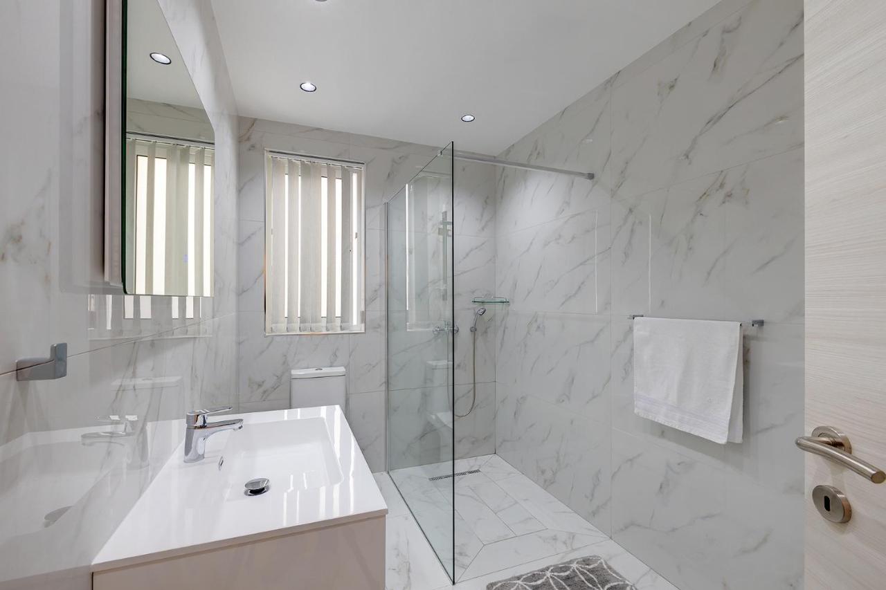 Stylish 2Br Apartment In Central St Julians Saint Julian's Eksteriør billede