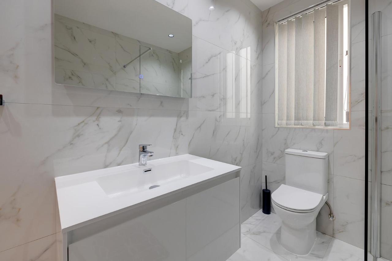 Stylish 2Br Apartment In Central St Julians Saint Julian's Eksteriør billede